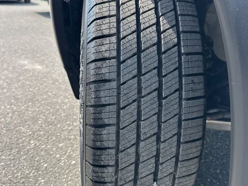 Used 2025 Nissan Rogue SV image 31