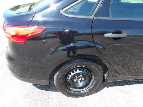 Used 2016 Ford Focus S FWD image 34