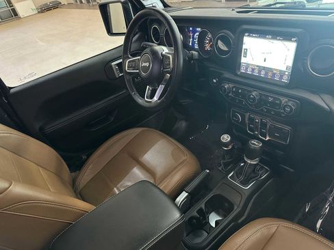 Used 2022 Jeep Wrangler Unlimited Sahara w/ Cold Weather Group AWD/4WD image 29