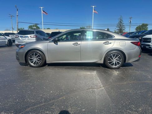 Used 2016 Lexus ES 350 w/ Luxury Package w/Wood Trim FWD image 5