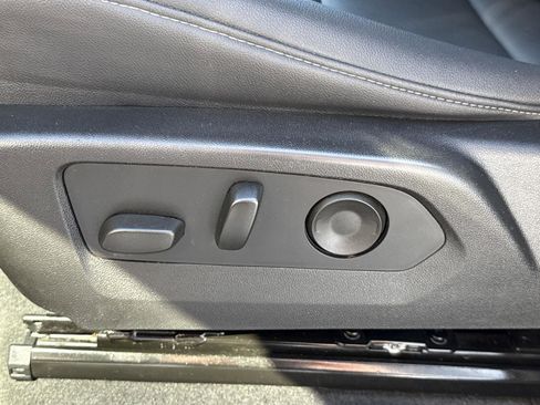 Used 2023 GMC Canyon Elevation w/ Elevation Premium Package image 14