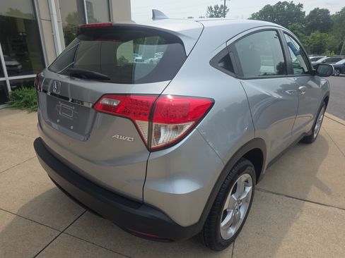 Used 2020 Honda HR-V LX image 5