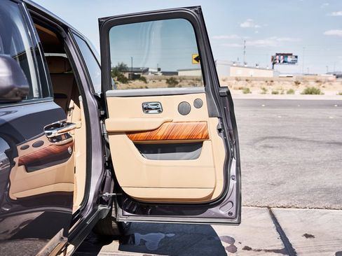 Used 2020 Rolls-Royce Cullinan AWD/4WD image 21