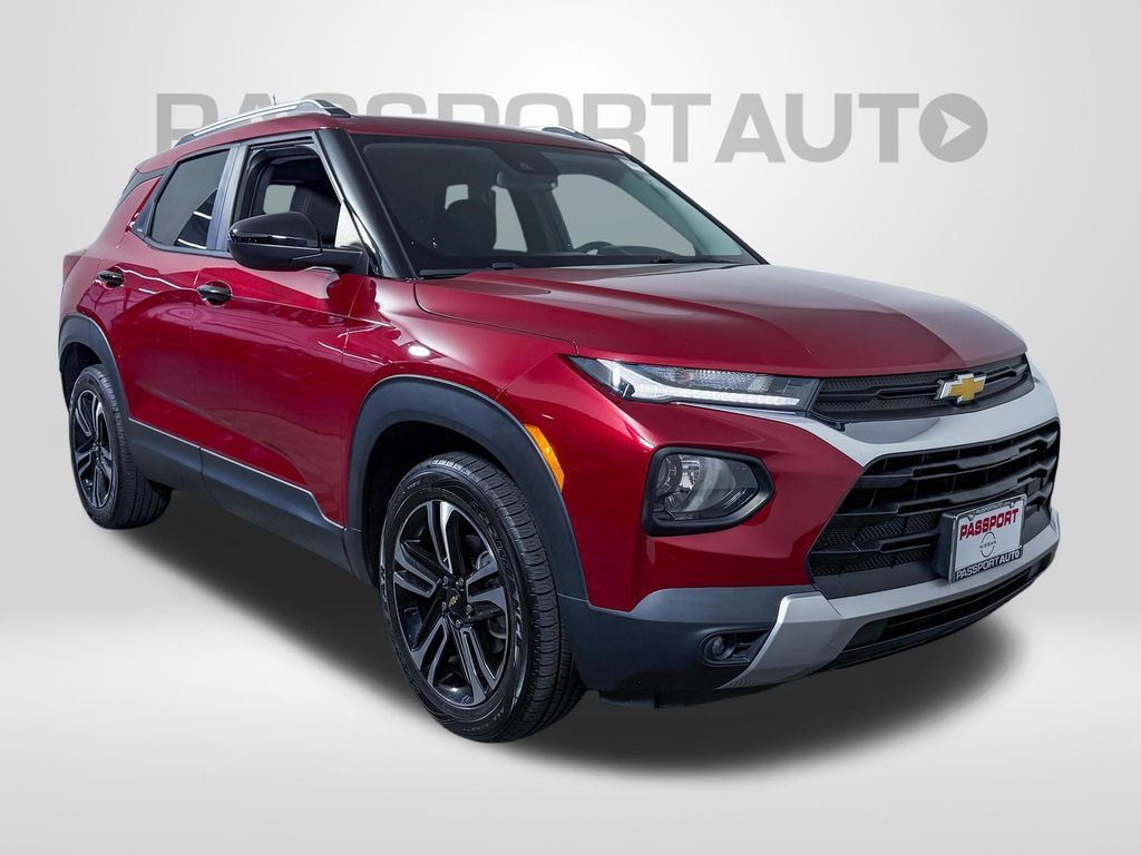Used 2021 Chevrolet TrailBlazer LT w/ Convenience Package AWD/4WD image 3