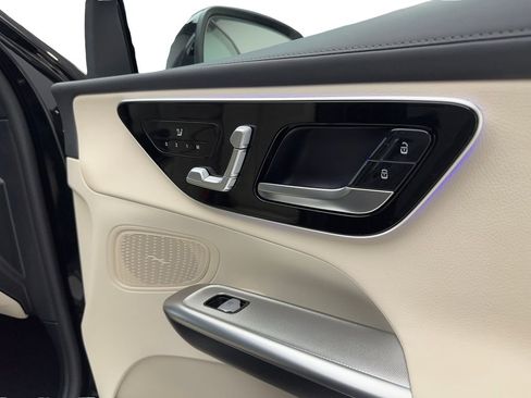 Used 2024 Mercedes-Benz GLC 300 image 54