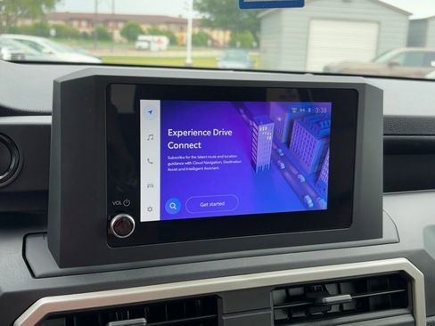 Used 2025 Toyota Tacoma SR image 9