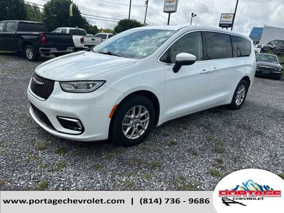Used 2023 Chrysler Pacifica Touring-L