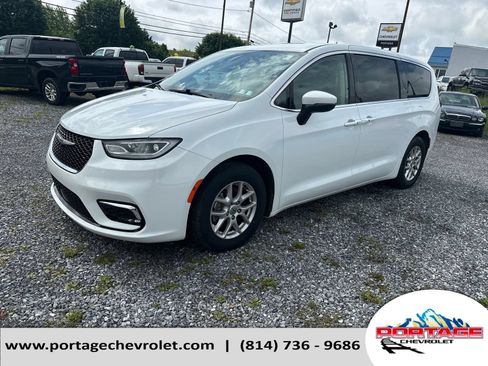 Used 2023 Chrysler Pacifica Touring-L FWD image 1
