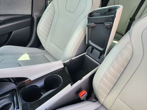 Used 2022 Hyundai Elantra Limited image 27