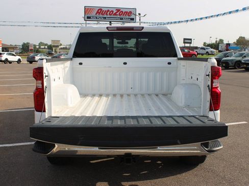 Used 2021 Chevrolet Silverado 1500 LT w/ Convenience Package II image 8