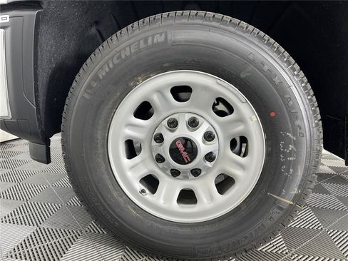 New 2026 GMC Sierra 2500 Pro w/ 1SA Pro Safety Plus Package AWD/4WD image 9