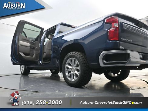 Used 2022 Chevrolet Silverado 1500 LTZ AWD/4WD image 39