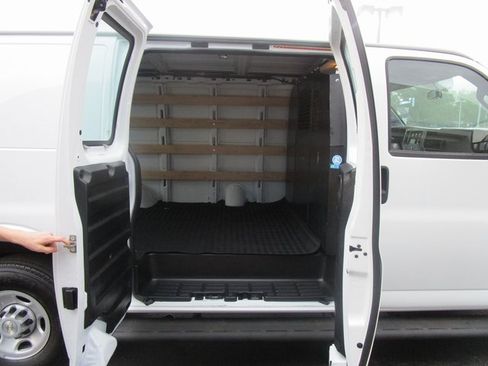 Used 2023 Chevrolet Express 2500 w/ Driver Convenience Package image 19