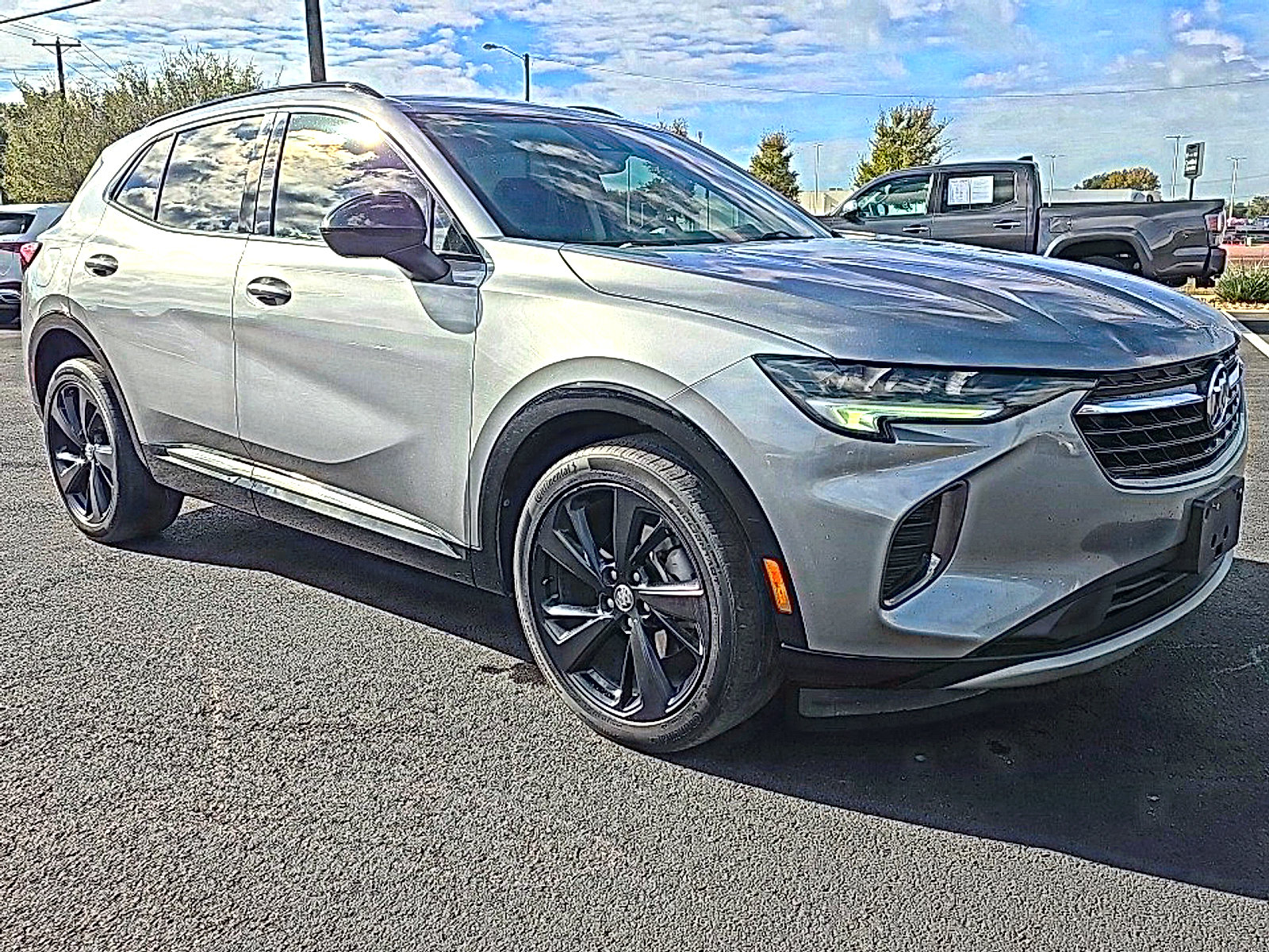 Used 2023 Buick Envision Essence w/ Sport Touring Package FWD image 3