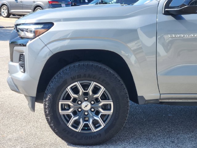 Used 2024 Chevrolet Colorado Z71 w/ Z71 Convenience Package 2 AWD/4WD image 5