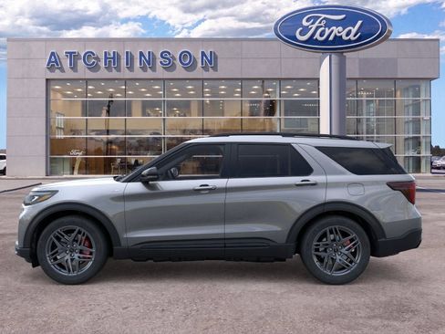Used 2026 Ford Explorer ST-Line w/ ST-Line Street Pack AWD/4WD image 3
