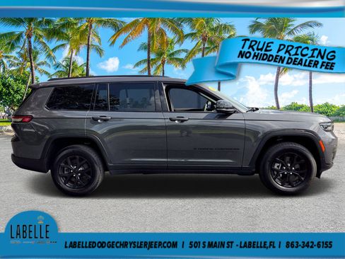 Used 2025 Jeep Grand Cherokee L Altitude AWD/4WD image 2