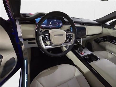 New 2025 Land Rover Range Rover Autobiography image 17