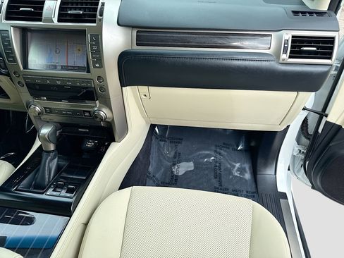 Used 2021 Lexus GX 460 Premium w/ Premium Plus Package AWD/4WD image 18