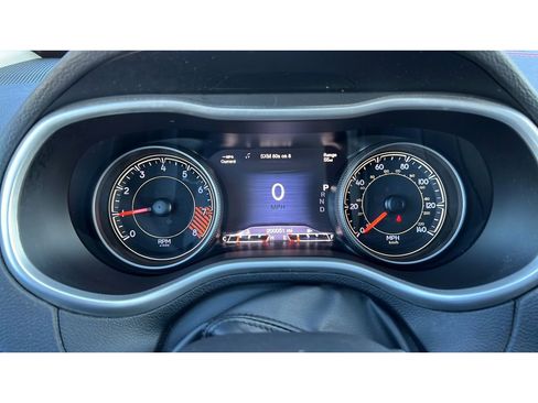 Used 2015 Jeep Cherokee Trailhawk w/ Comfort/Convenience Group image 15