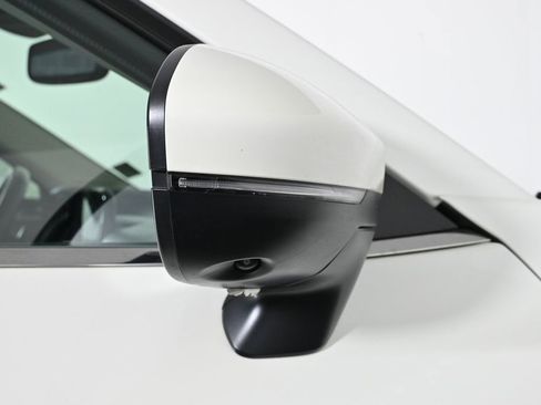 Used 2022 Nissan Pathfinder Platinum w/ Cargo Package image 11