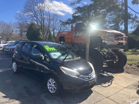 Used 2015 Nissan Versa Note SV FWD image 2