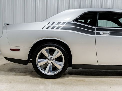 Used 2010 Dodge Challenger SE RWD image 17