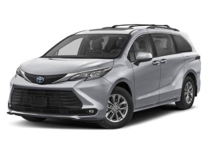 New 2025 Toyota Sienna XLE