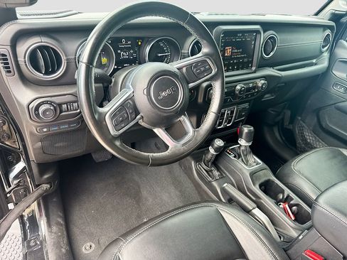 Used 2022 Jeep Wrangler Unlimited Sahara w/ Safety Group AWD/4WD image 10