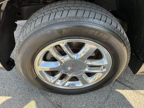 Used 2007 GMC Envoy Denali image 22