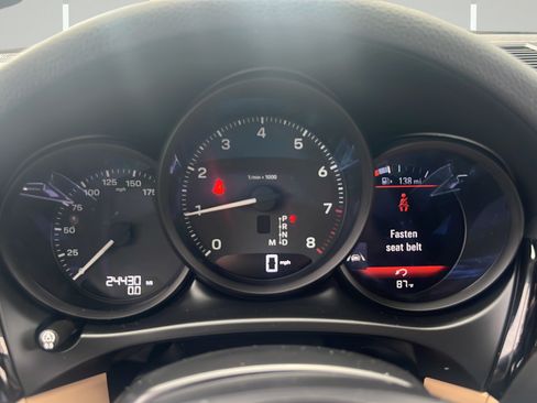 Certified 2023 Porsche Macan AWD/4WD image 29