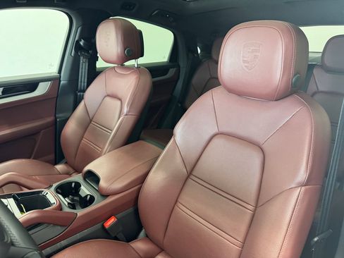 Used 2025 Porsche Cayenne S AWD/4WD image 43