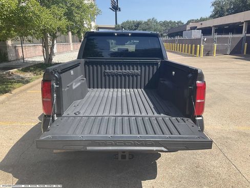 Used 2025 Toyota Tacoma SR AWD/4WD image 5