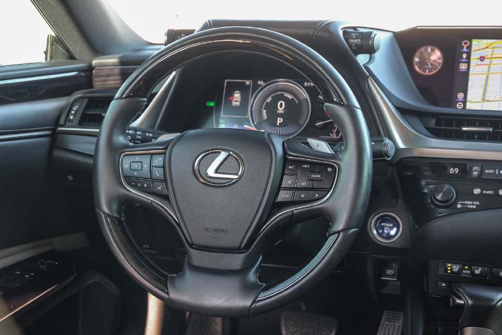 Used 2020 Lexus ES 300h w/ Accessory Package FWD image 15