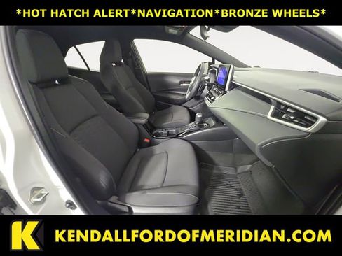 Used 2025 Toyota Corolla Hatchback w/ SE Package image 15
