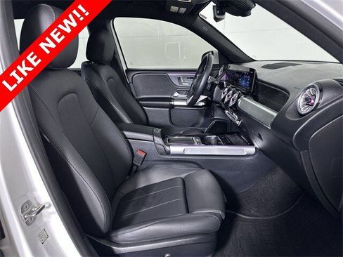 Used 2024 Mercedes-Benz GLB 250 4MATIC image 28