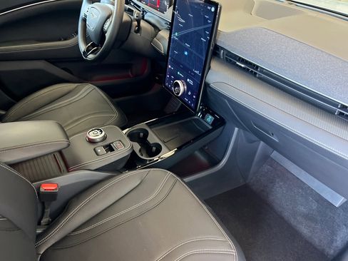 Used 2024 Ford Mustang Mach-E Premium image 18