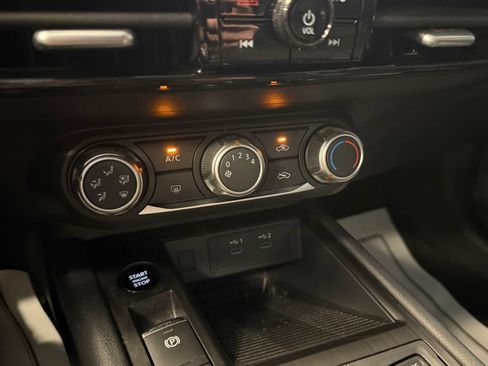 Used 2025 Nissan Kicks SV FWD image 15