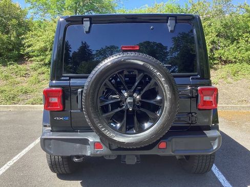 Used 2021 Jeep Wrangler Unlimited Sahara w/ Safety Group AWD/4WD image 21