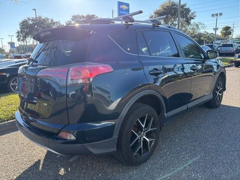 Used 2017 Toyota RAV4 SE image 5