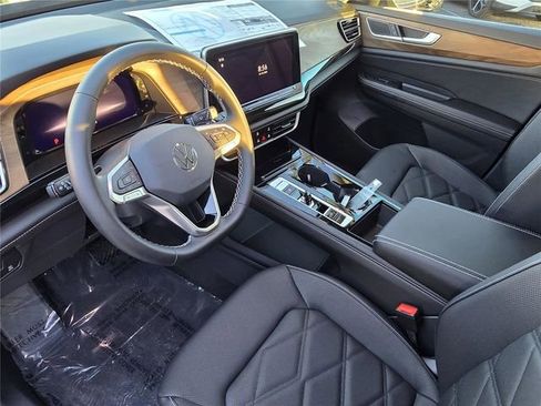 New 2026 Volkswagen Atlas SE FWD image 17