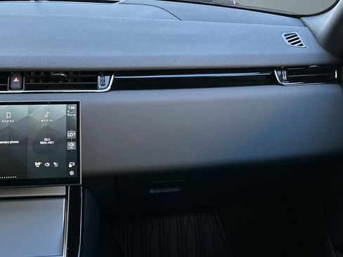 Used 2025 Land Rover Range Rover Evoque S image 30