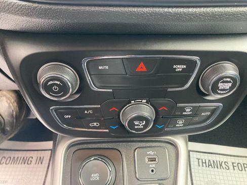 Used 2021 Jeep Compass Latitude w/ Convenience Group image 25