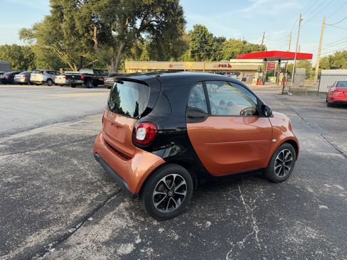Used 2016 smart fortwo passion RWD image 6
