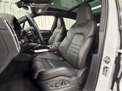 Certified 2023 Porsche Cayenne Turbo S image 31