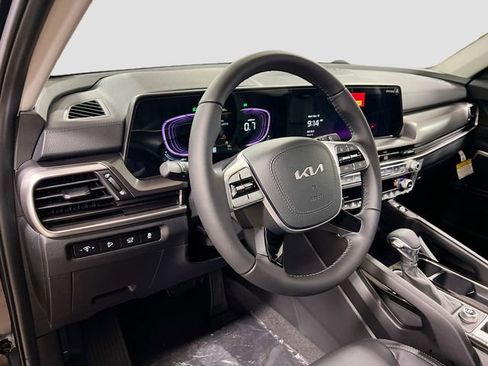 New 2025 Kia Telluride S image 9