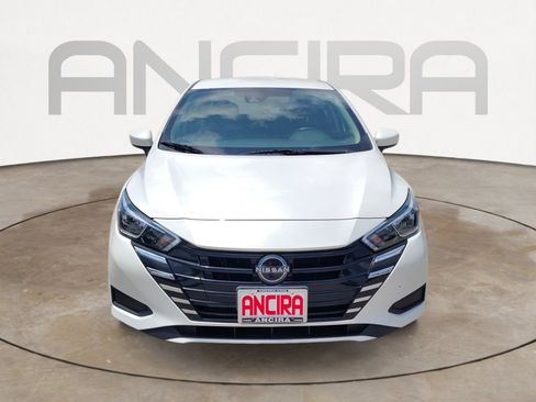 Used 2024 Nissan Versa SV FWD image 5