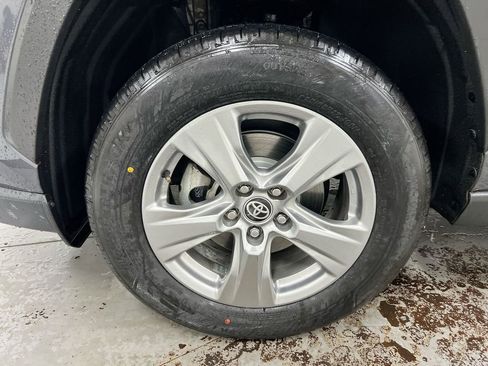 Used 2024 Toyota RAV4 XLE image 27