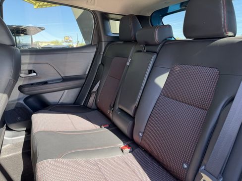 Used 2025 Nissan Kicks SR image 34