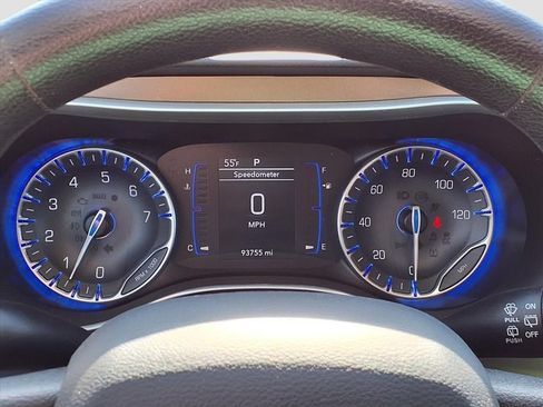 Used 2020 Chrysler Voyager Lxi image 20